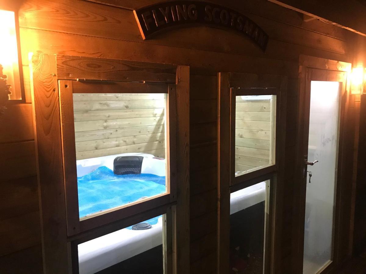Hotel Hot Tub Hide Away Near Alton Towers Staffordshire Cheddleton Exteriér fotografie